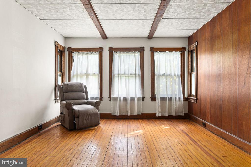 21 Linden Ave