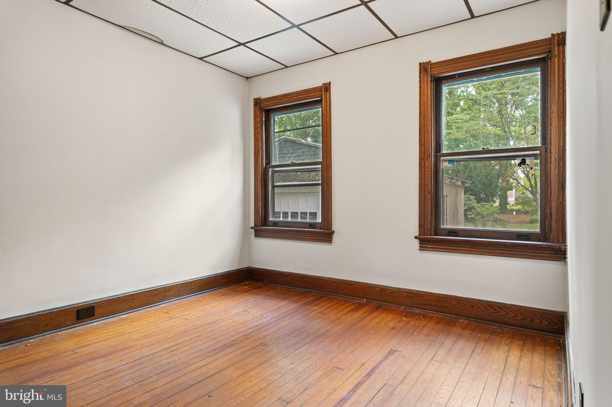 21 Linden Ave