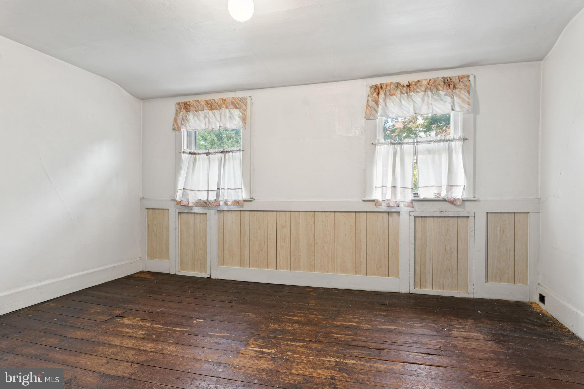 21 Linden Ave