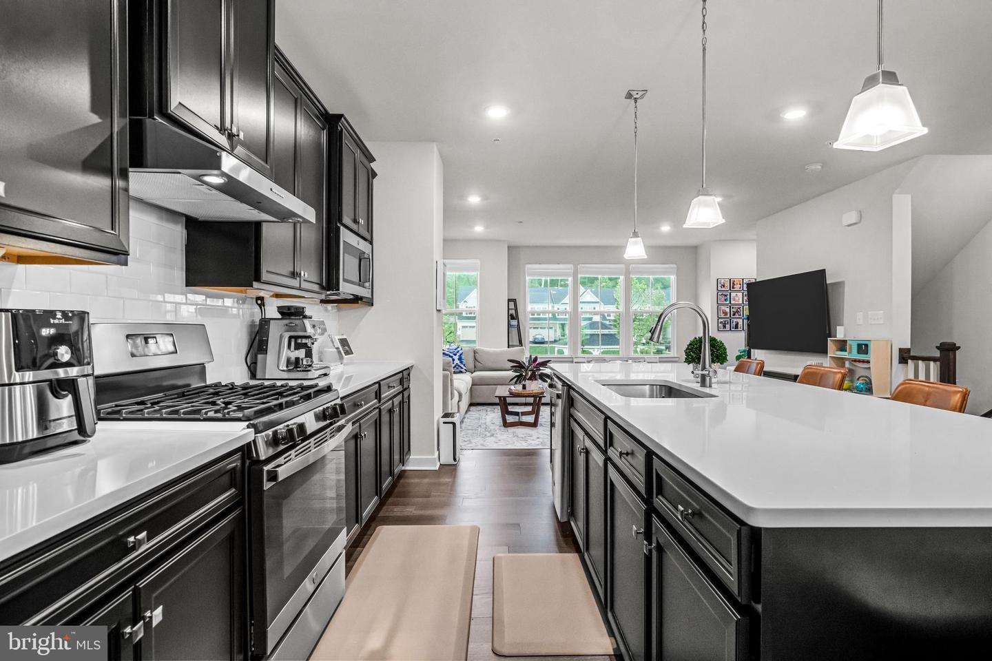 117 W KENNETH LN