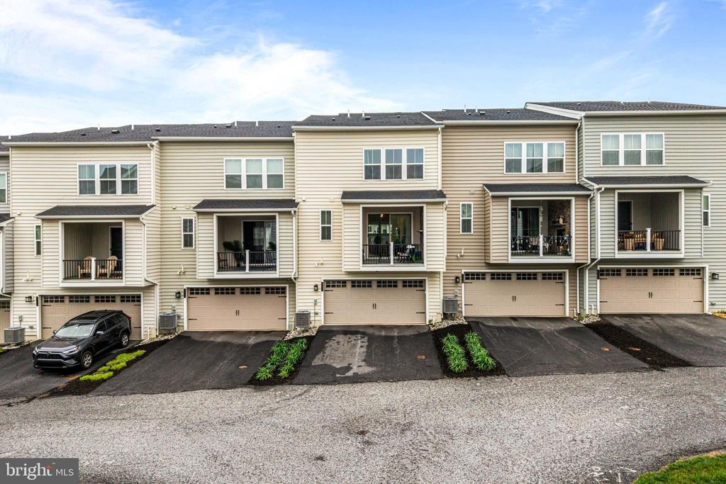 117 W KENNETH LN