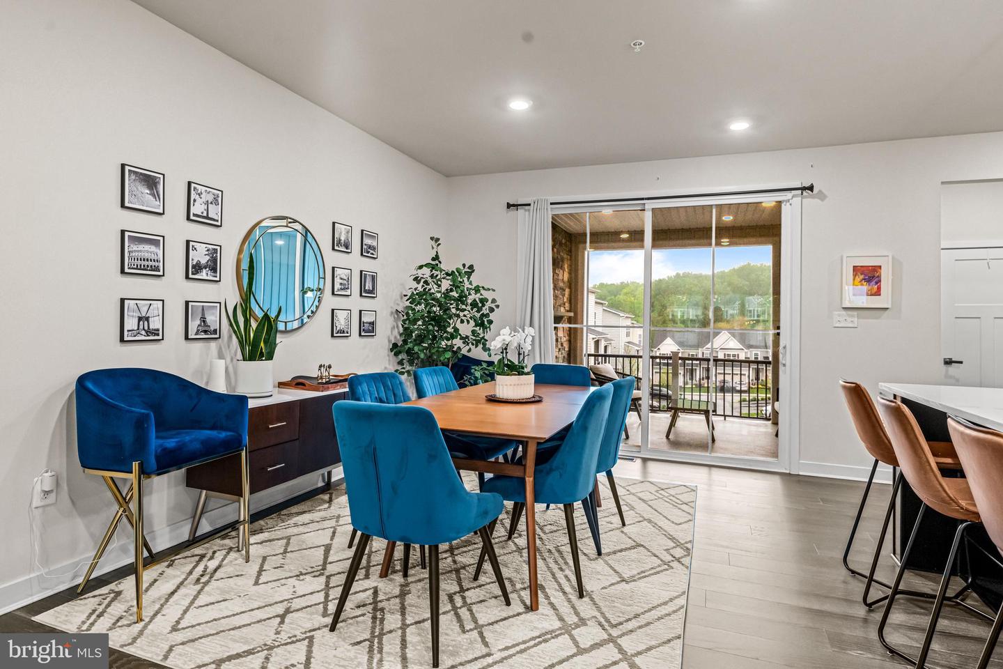 117 W KENNETH LN