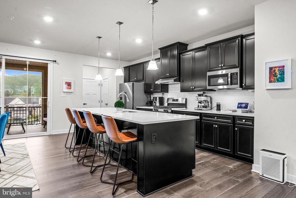 117 W KENNETH LN