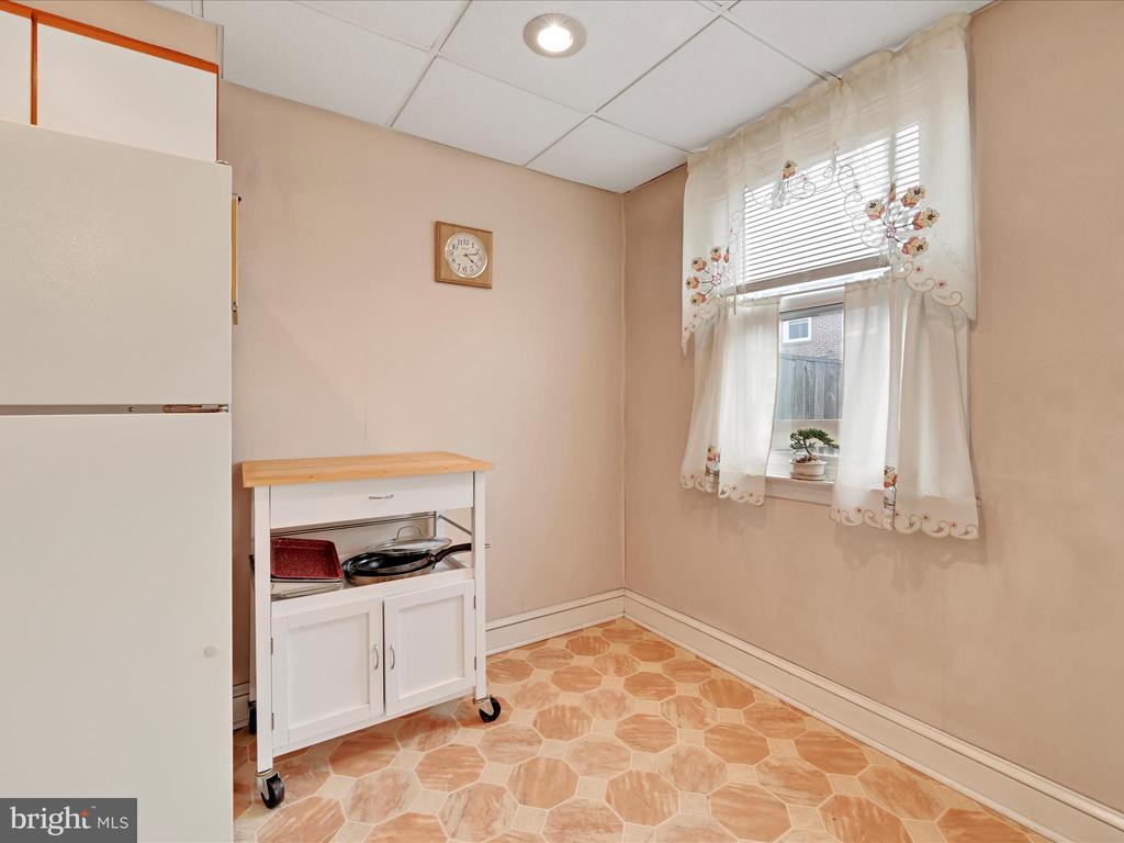 146 Academy Rd