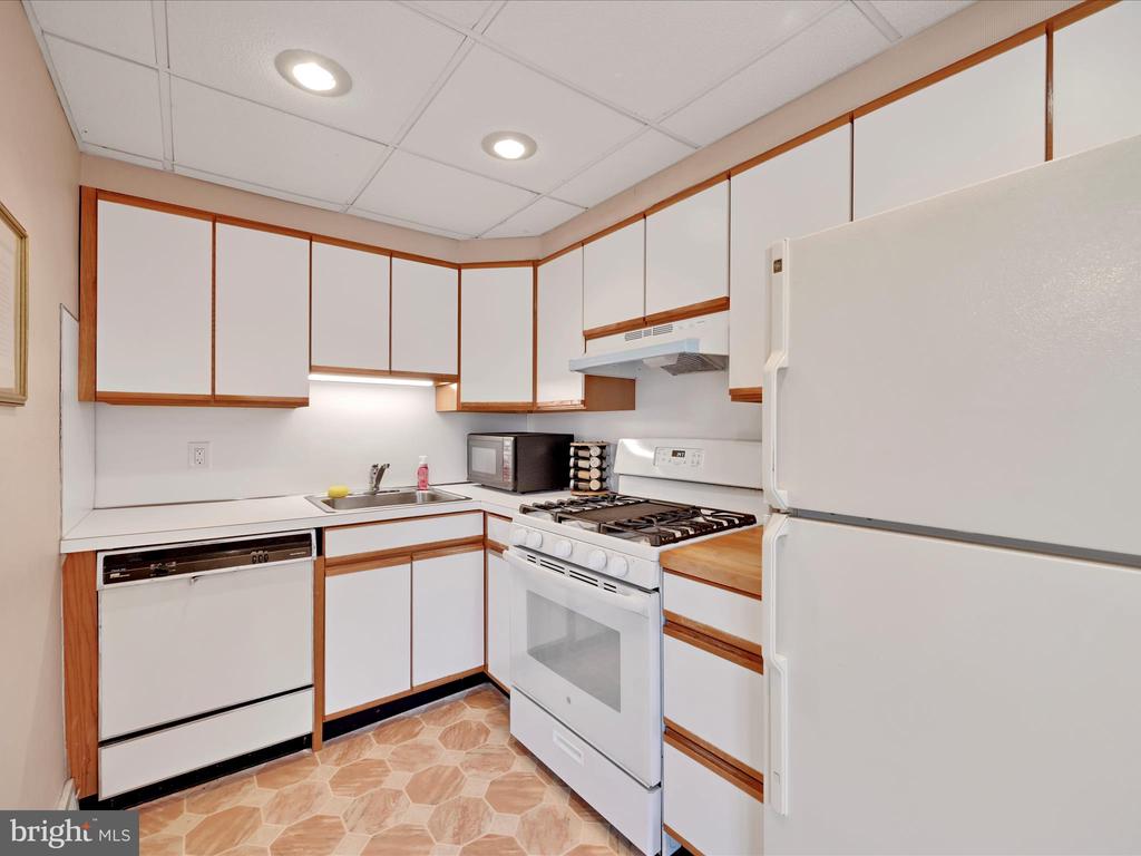 146 Academy Rd