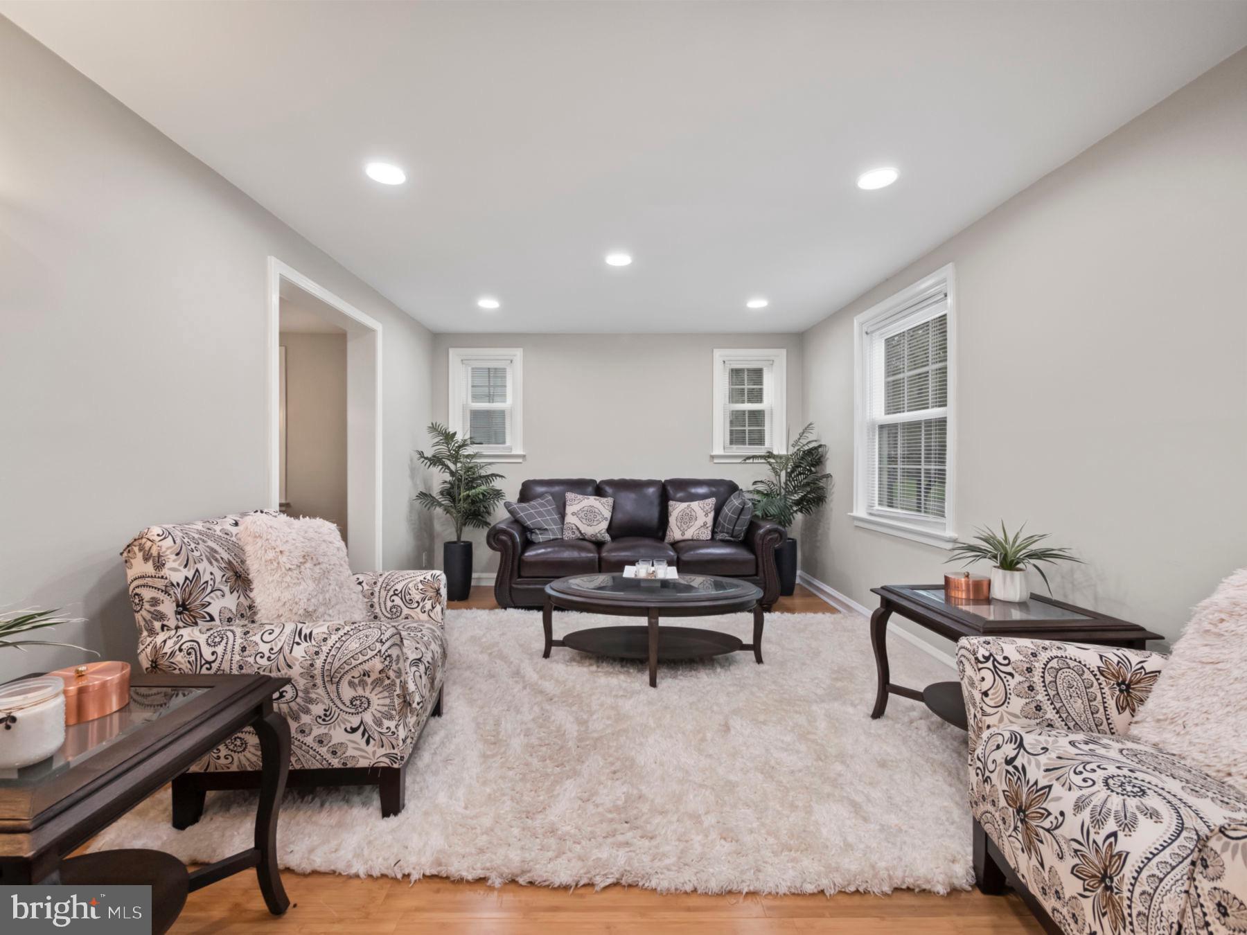 1212 ROSEMONT LANE