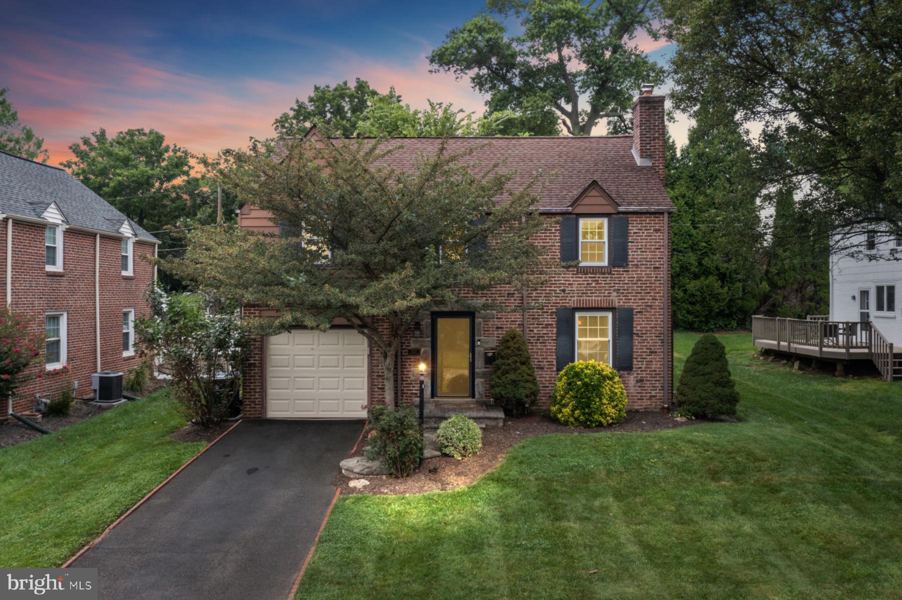 1212 ROSEMONT LANE
