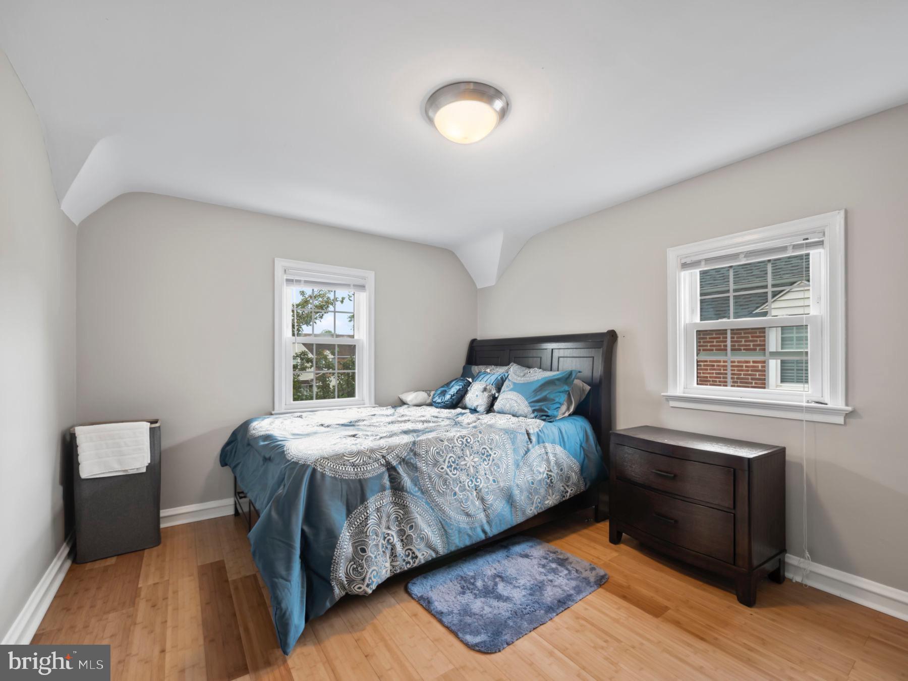 1212 ROSEMONT LANE