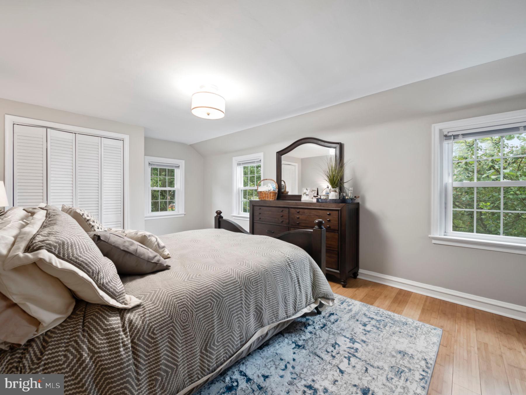 1212 ROSEMONT LANE