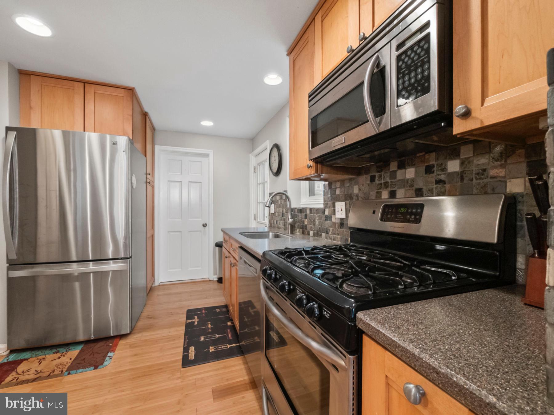 1212 ROSEMONT LANE