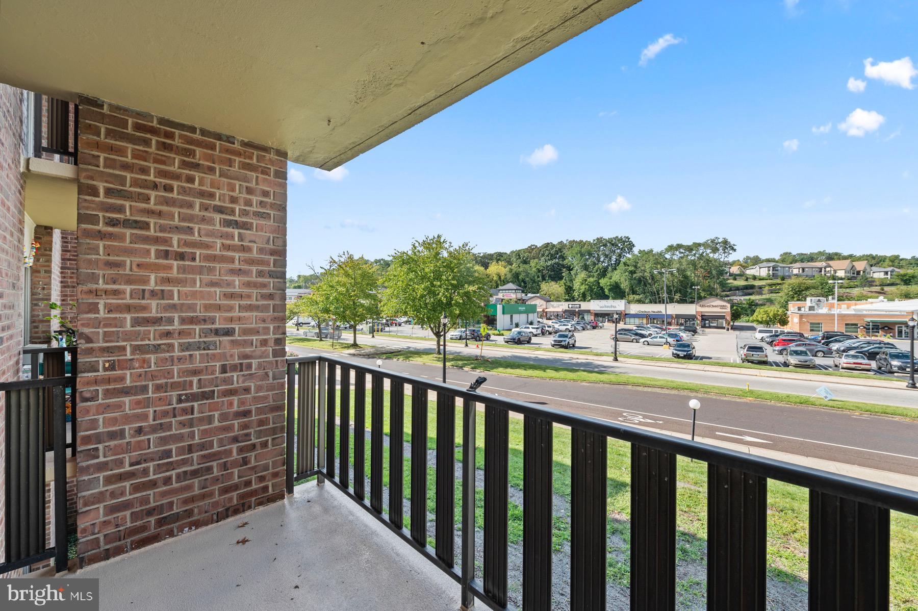 1610 THE FAIRWAY Unit: 203W