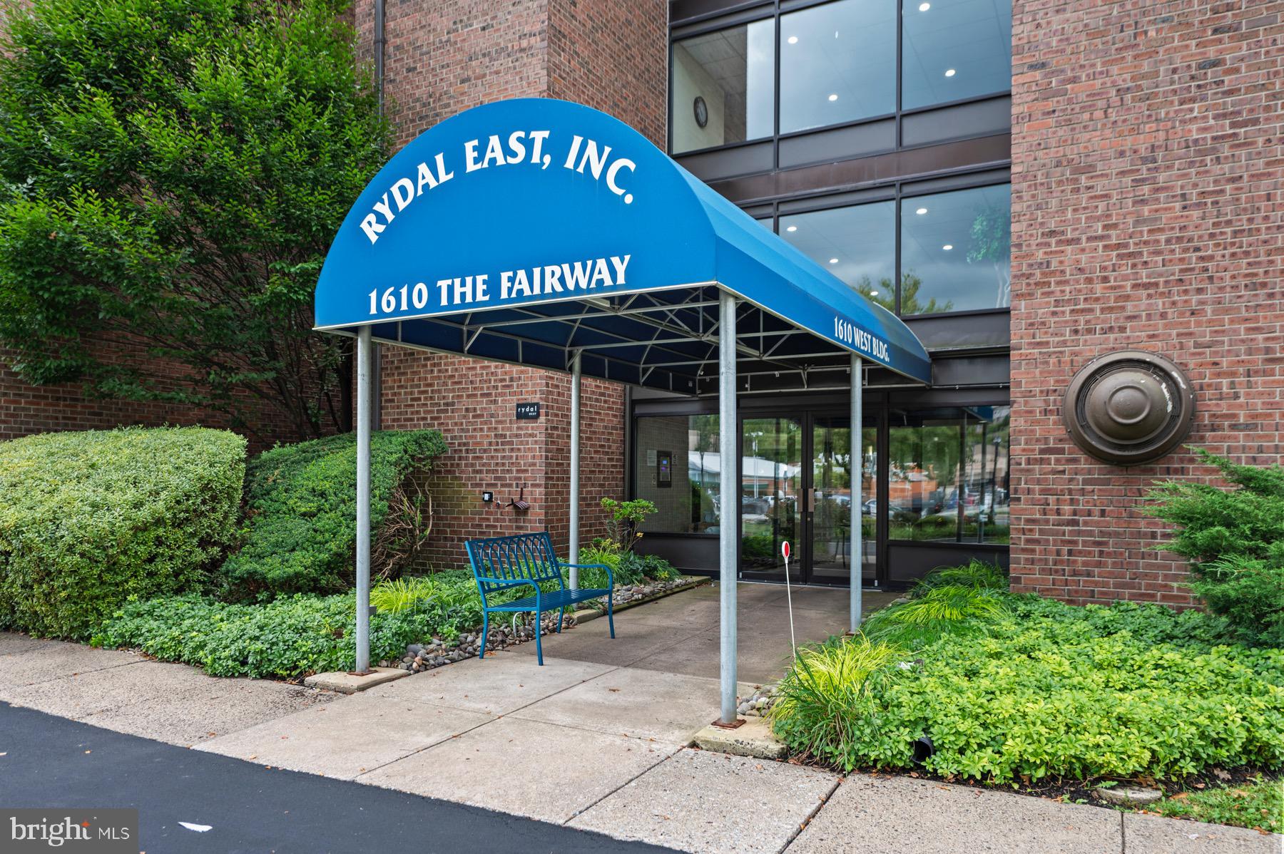 1610 THE FAIRWAY Unit: 203W