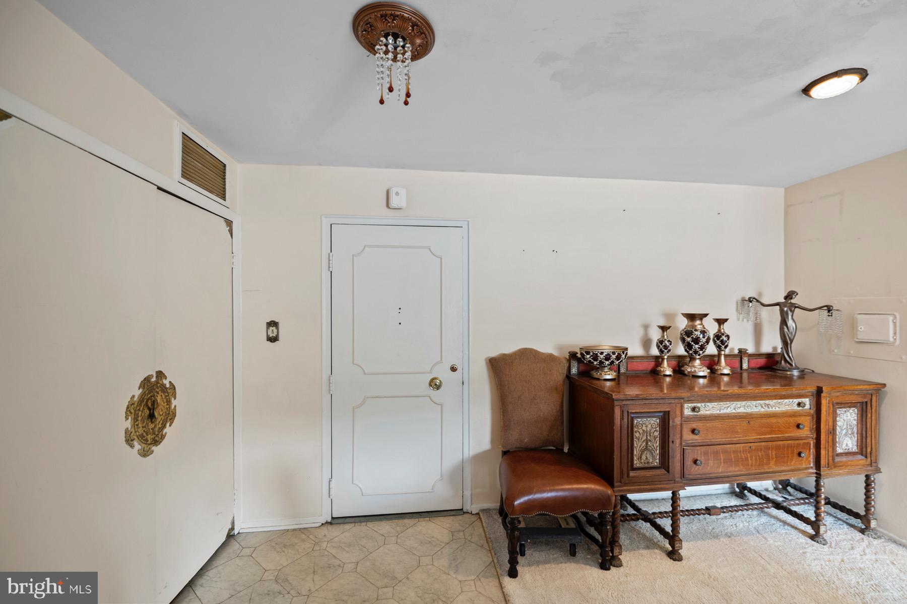 1610 THE FAIRWAY Unit: 203W