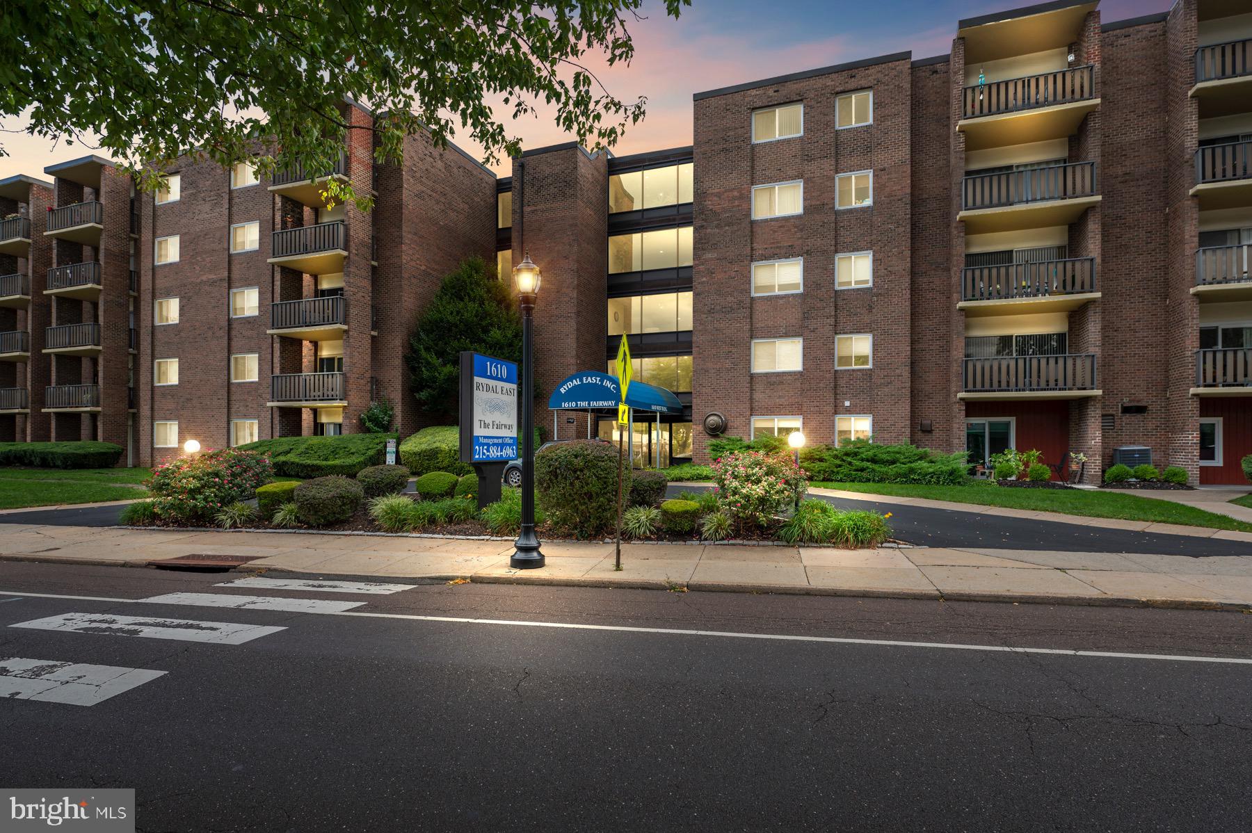 1610 THE FAIRWAY Unit: 203W