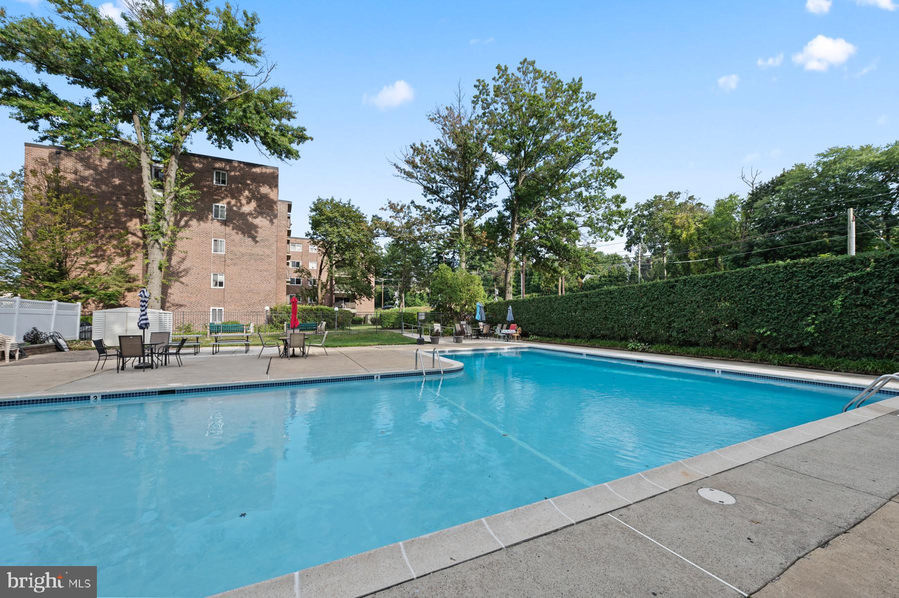 1610 THE FAIRWAY Unit: 203W