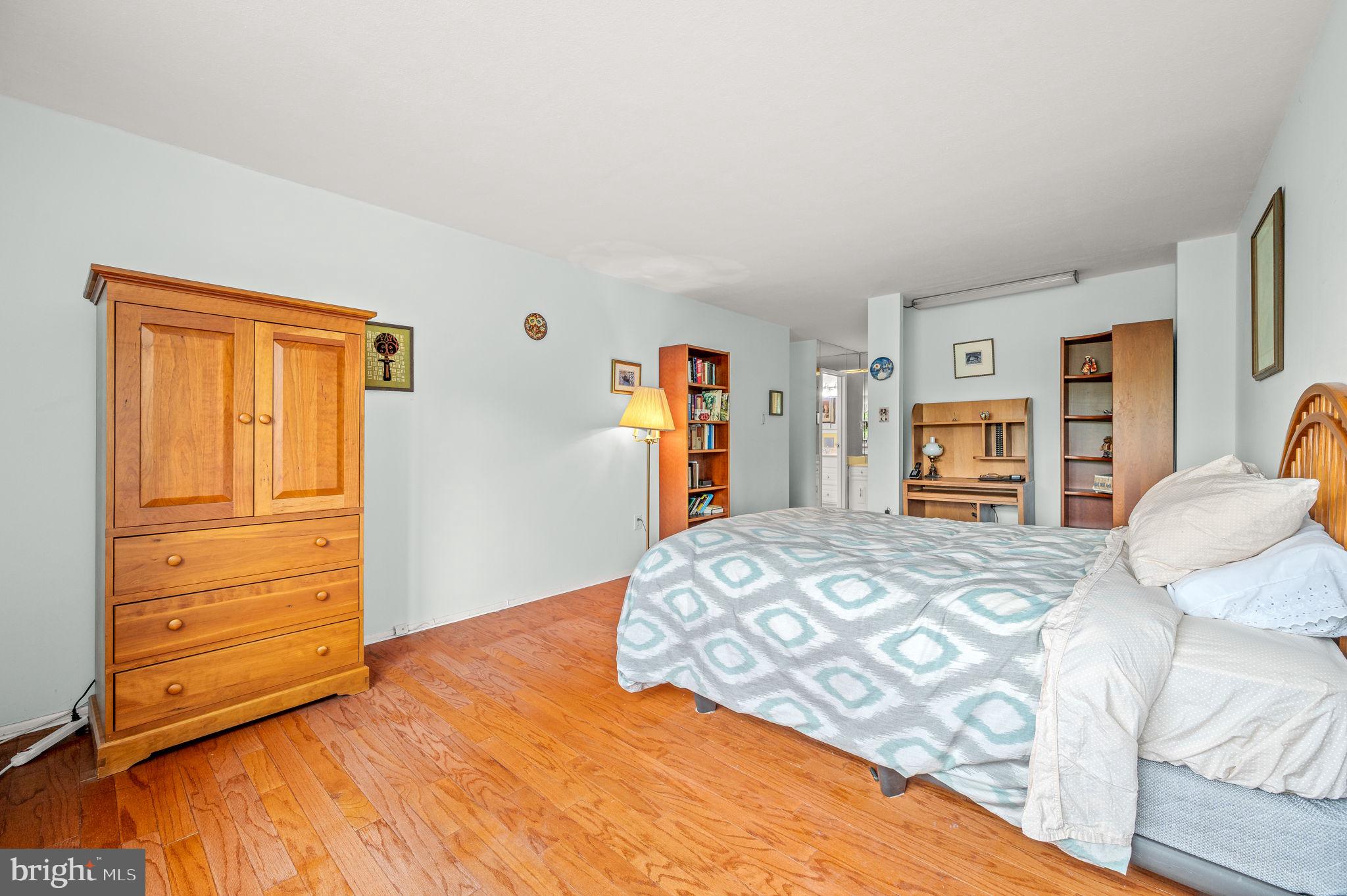 7301 Coventry Ave #507