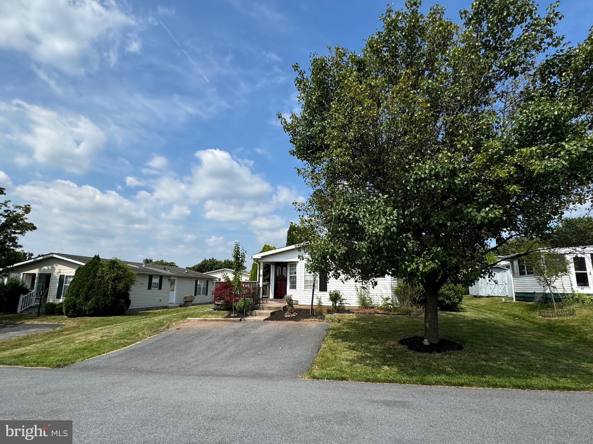 35 Bentwood Cir
