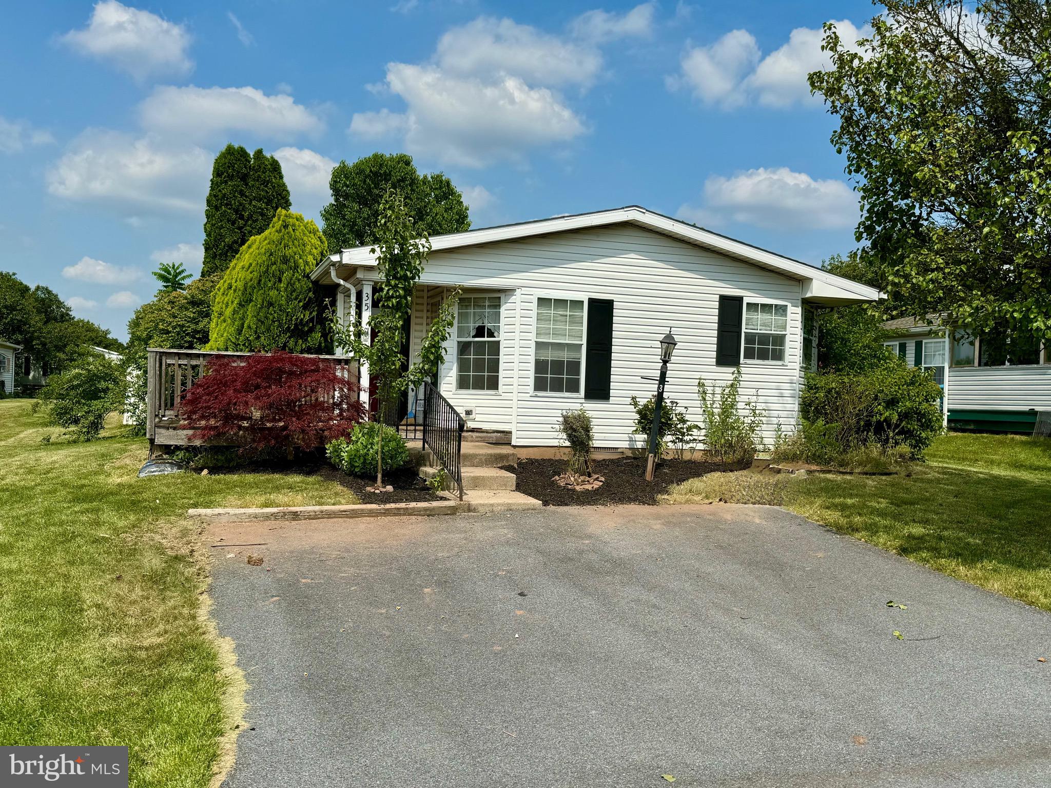 35 Bentwood Cir