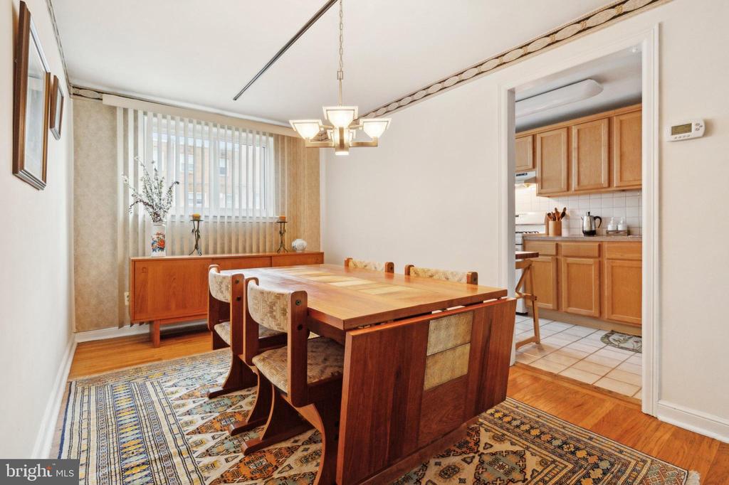247 E Park Ave