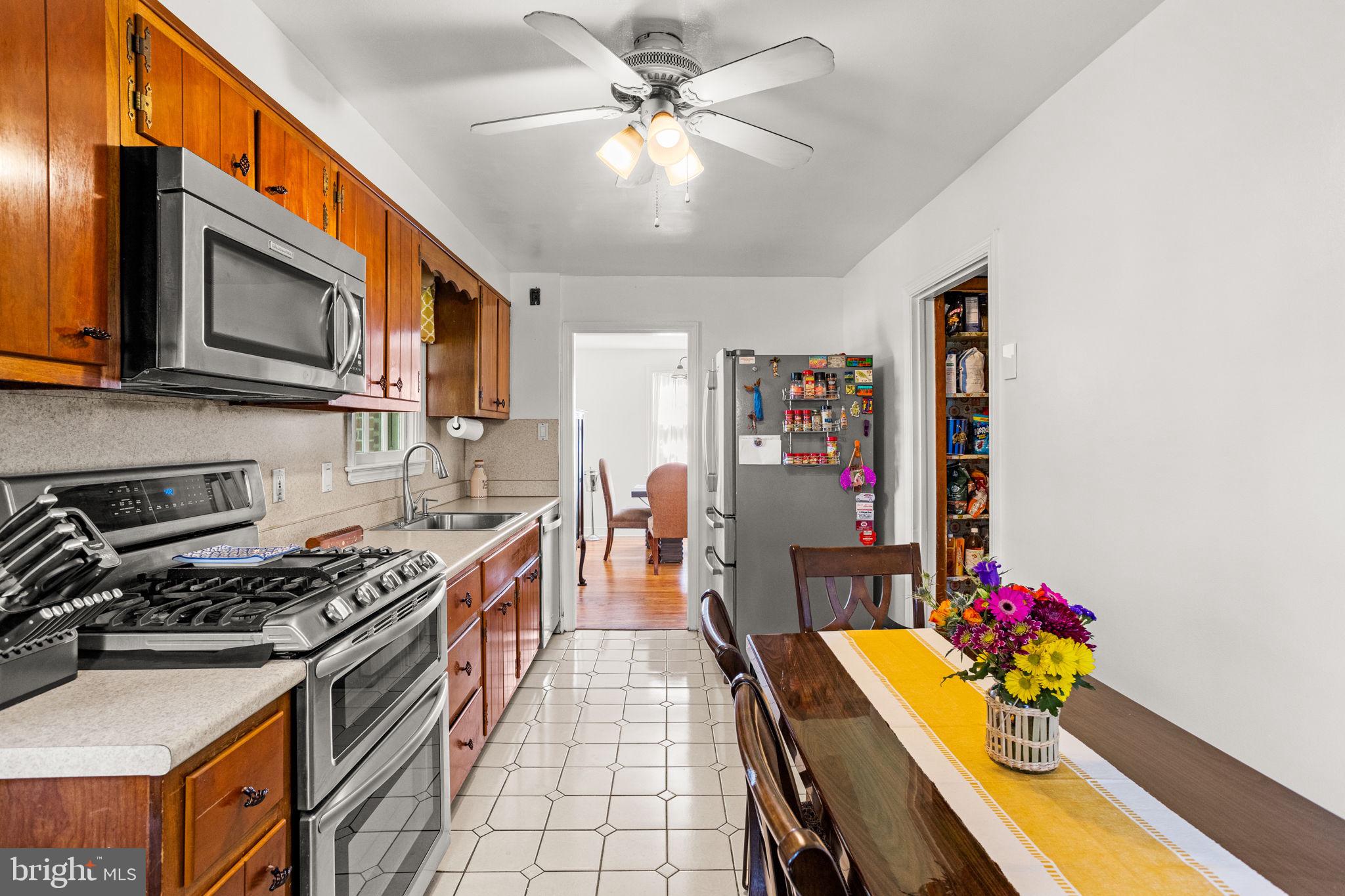 33 Dewey Rd