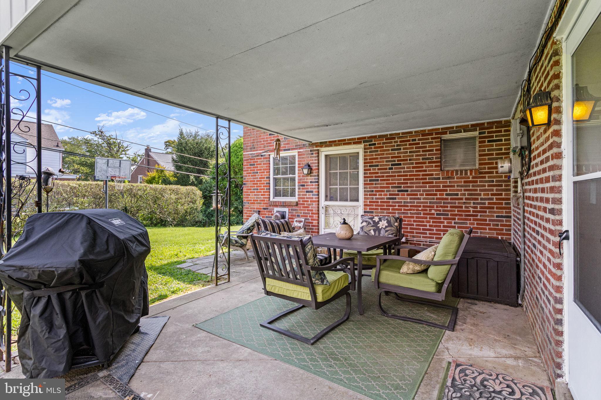 33 Dewey Rd