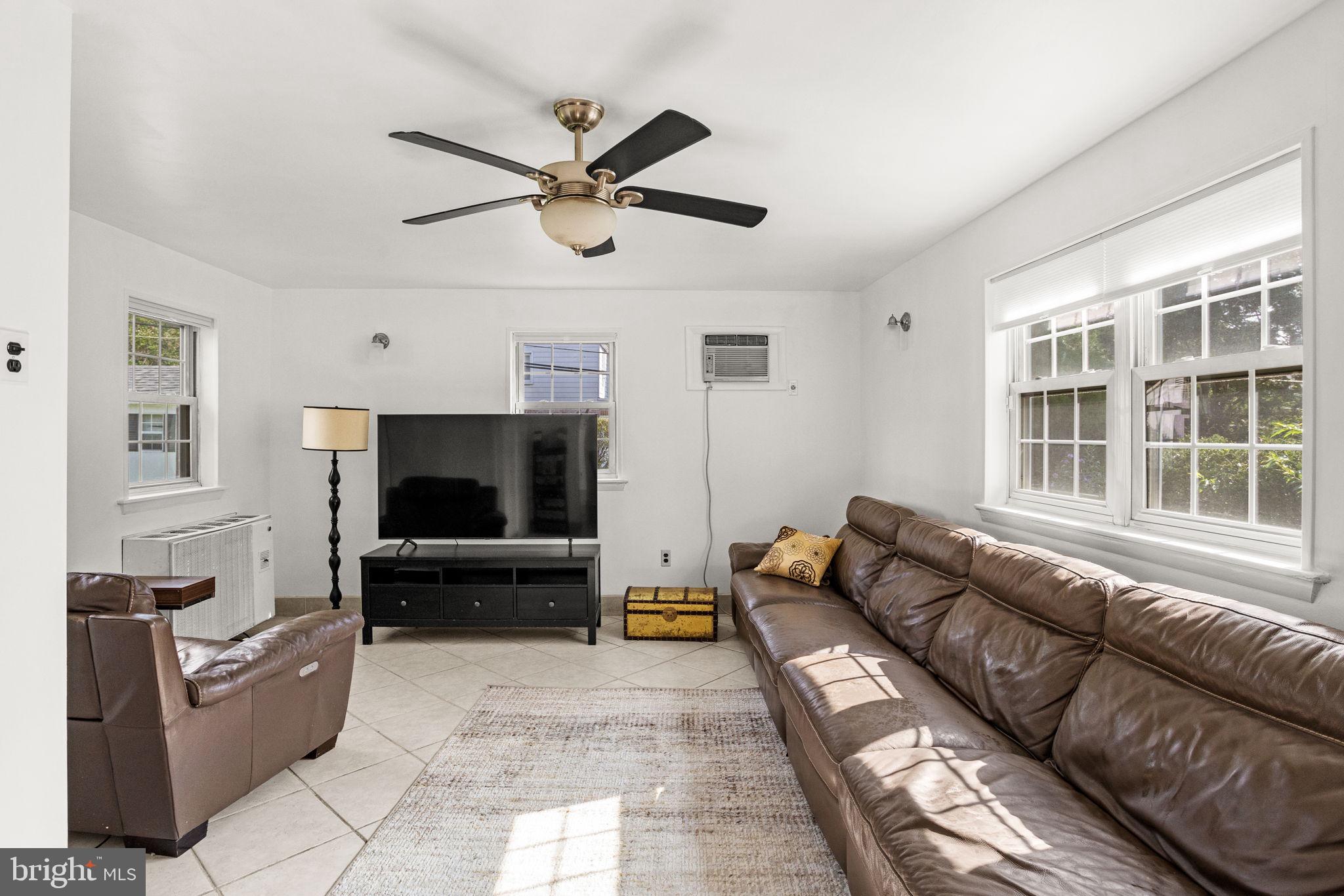 33 Dewey Rd