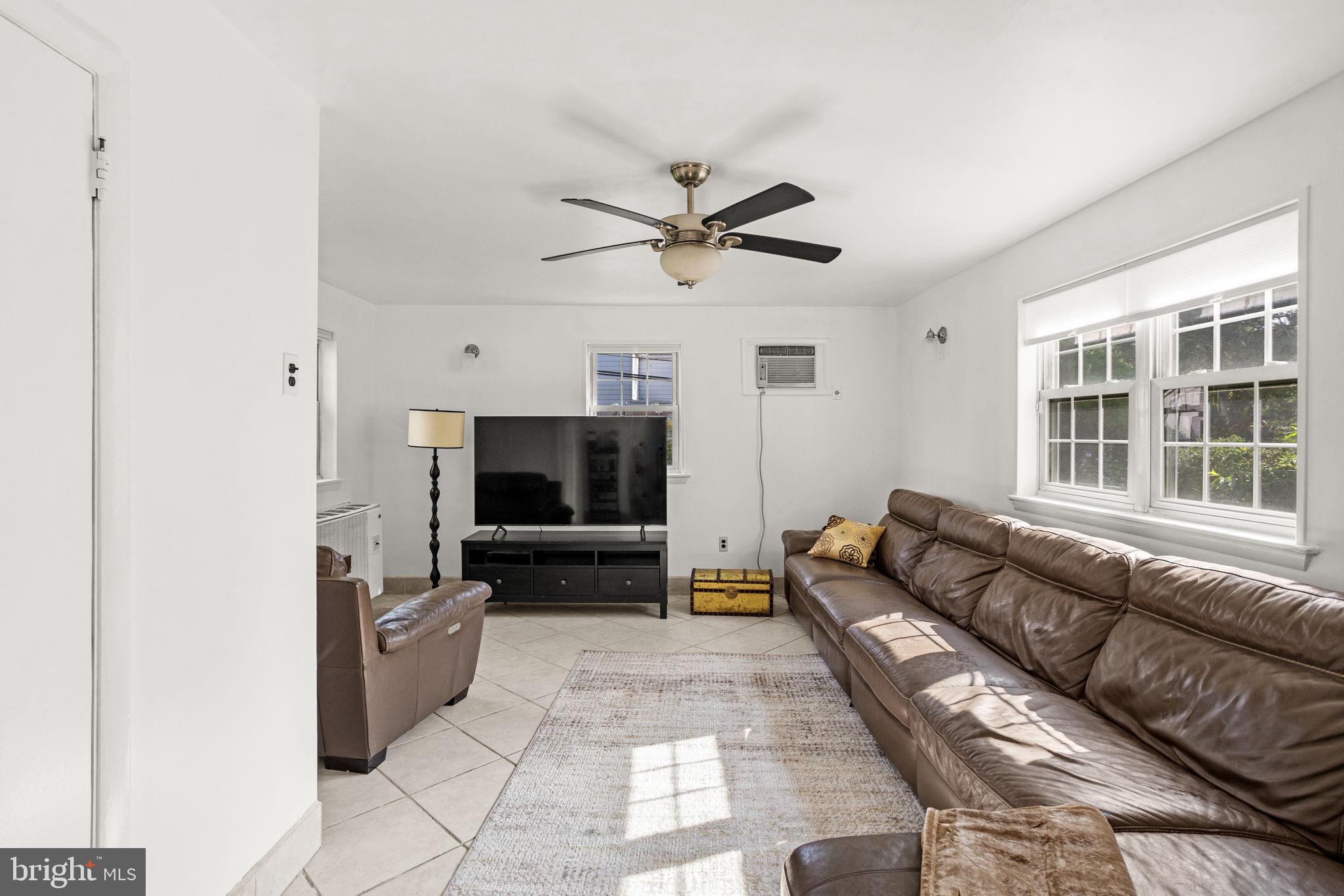 33 Dewey Rd