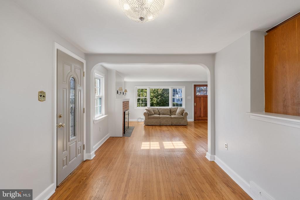 223 Cameron Rd