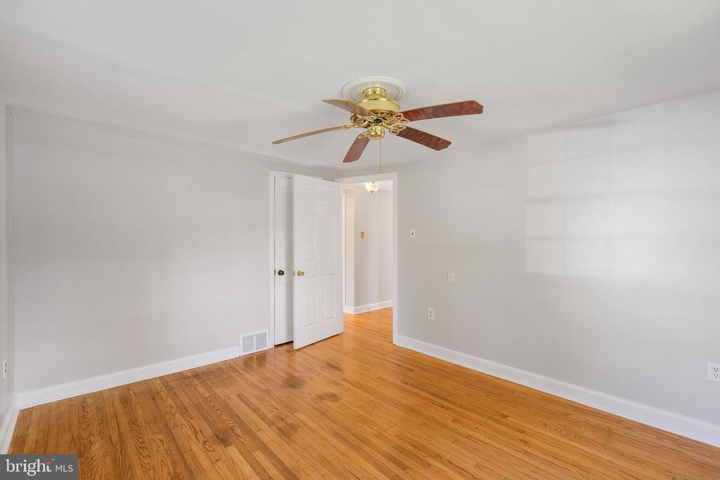 223 Cameron Rd