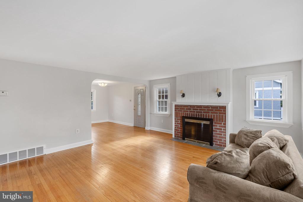 223 Cameron Rd