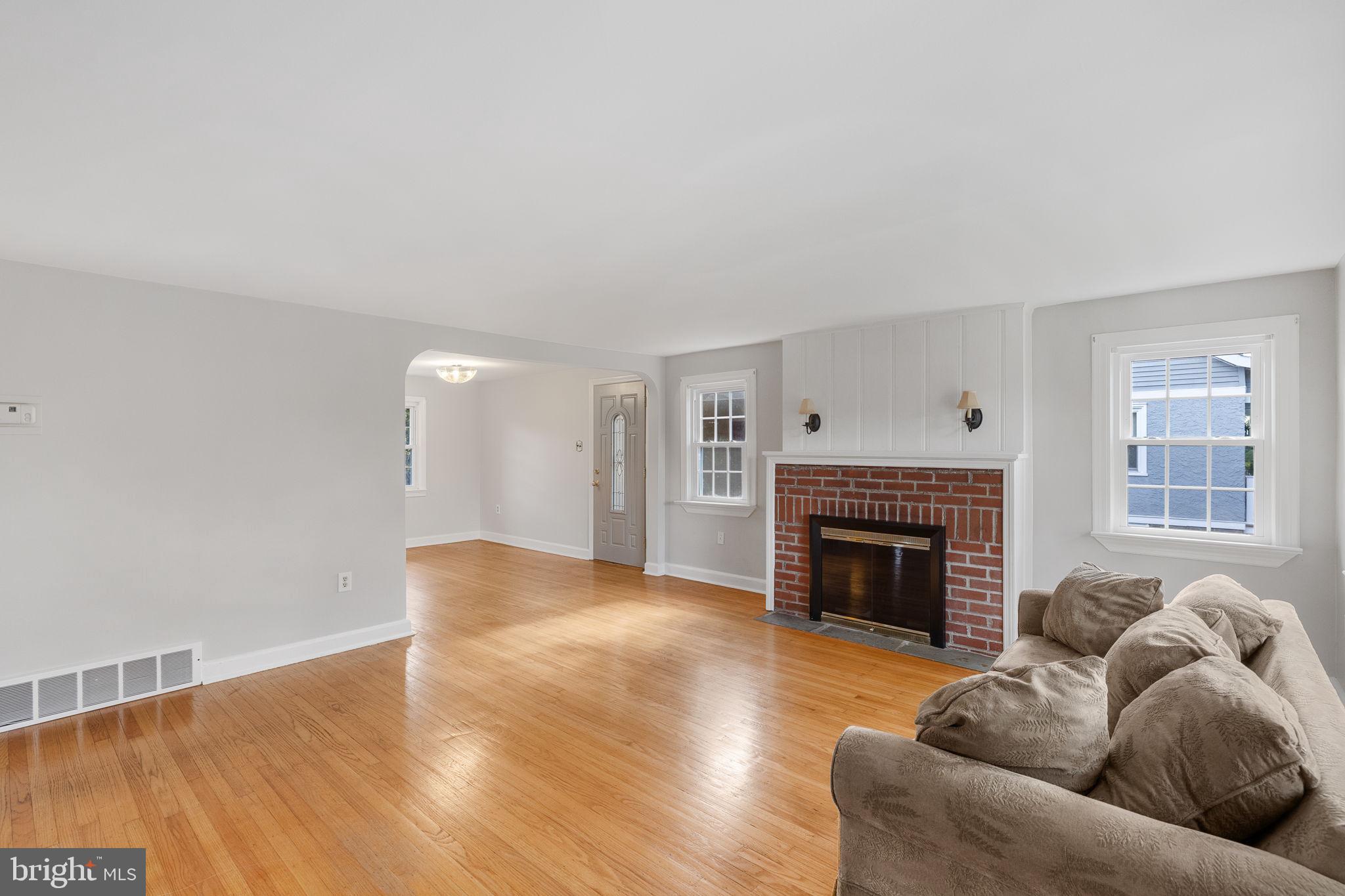 223 Cameron Rd