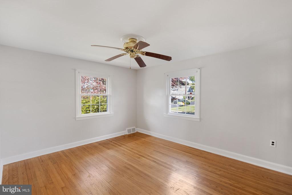 223 Cameron Rd