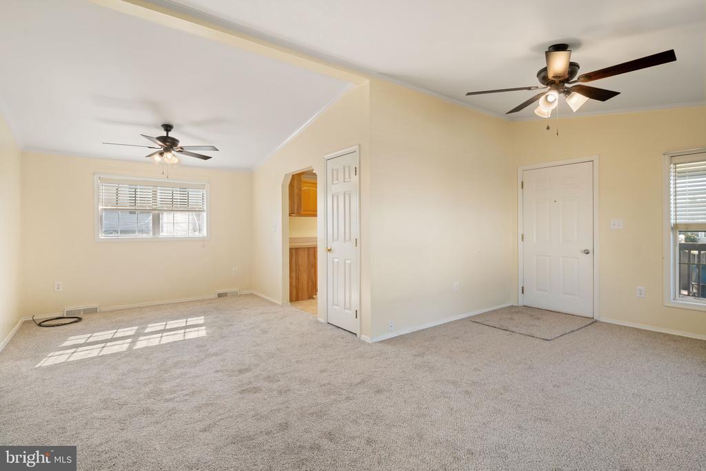 14 Oakplace Ct W