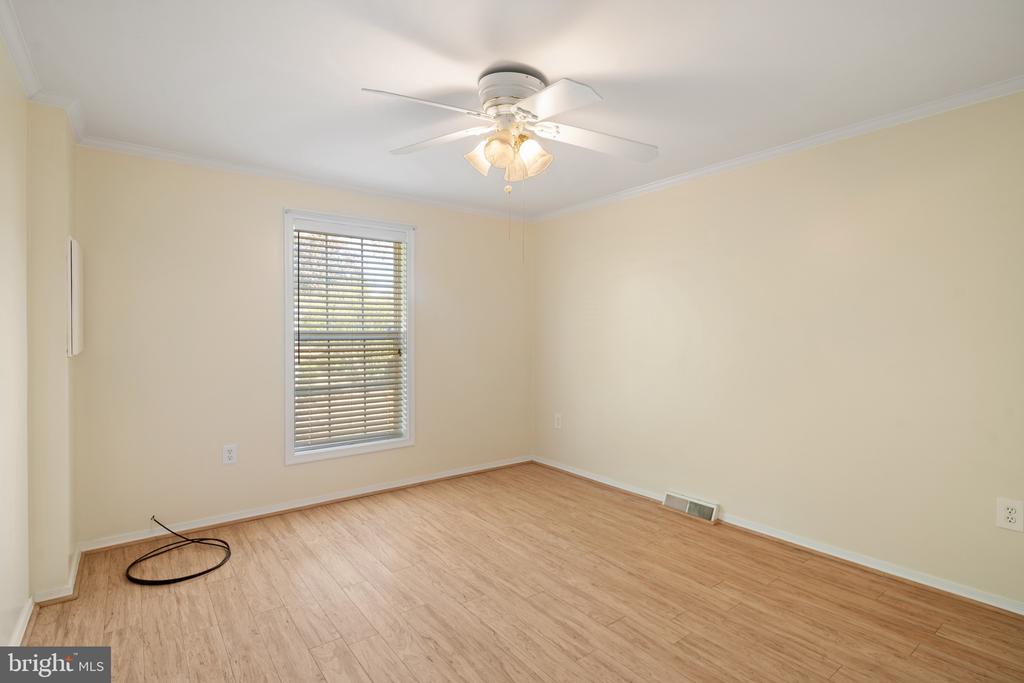14 Oakplace Ct W