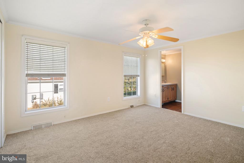 14 Oakplace Ct W