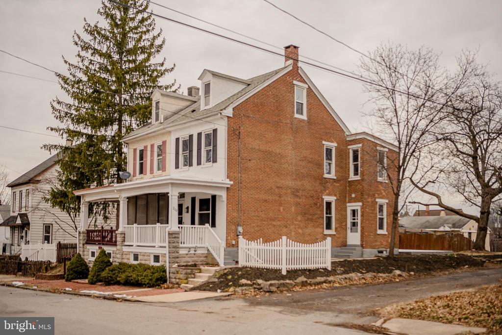 213 West St