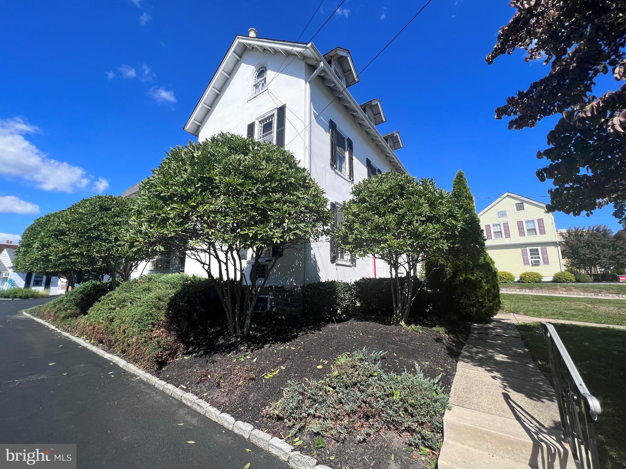 709 BETHLEHEM PIKE B