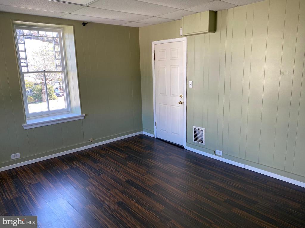 709 BETHLEHEM PIKE B