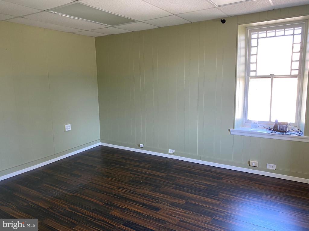 709 BETHLEHEM PIKE B