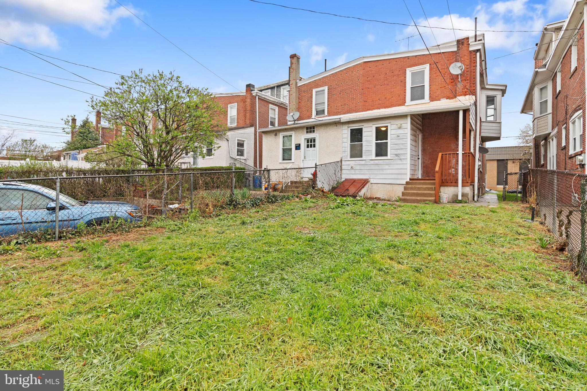 214 E Fornance St