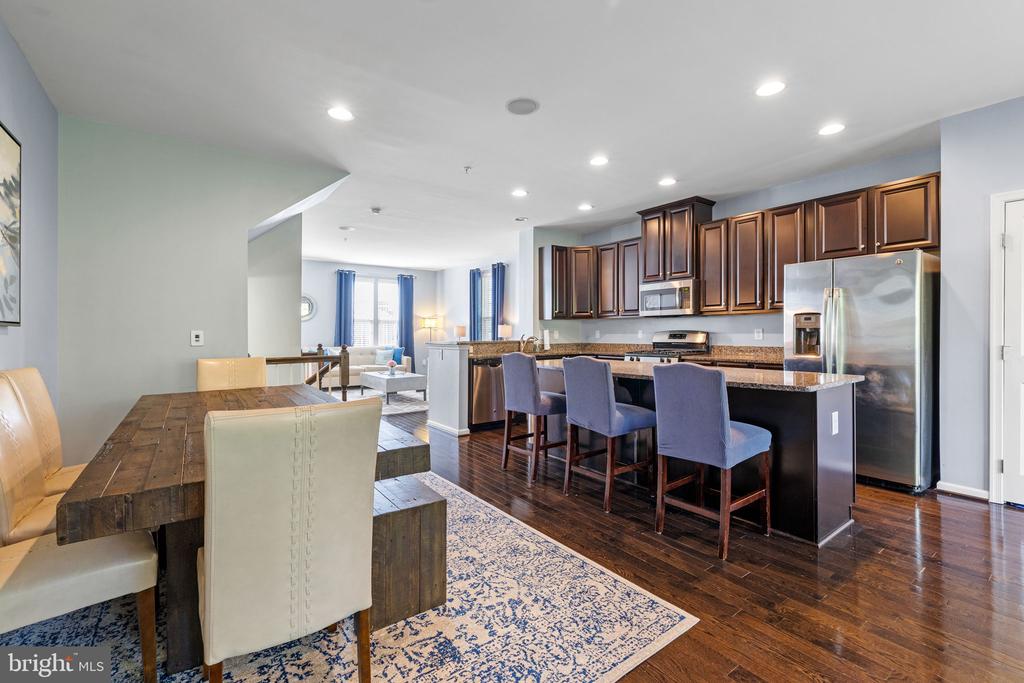 274 MacDonald Ave #22