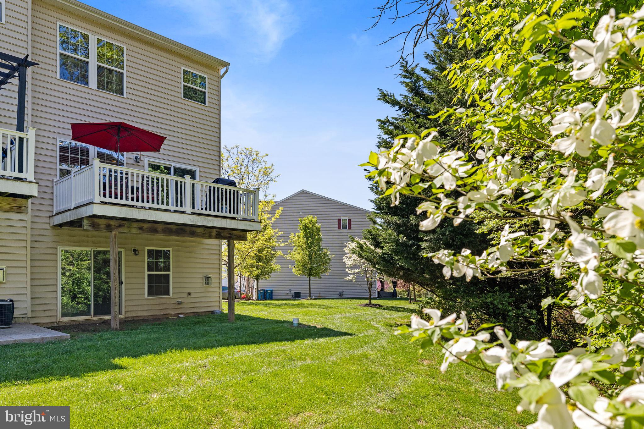 274 MacDonald Ave #22