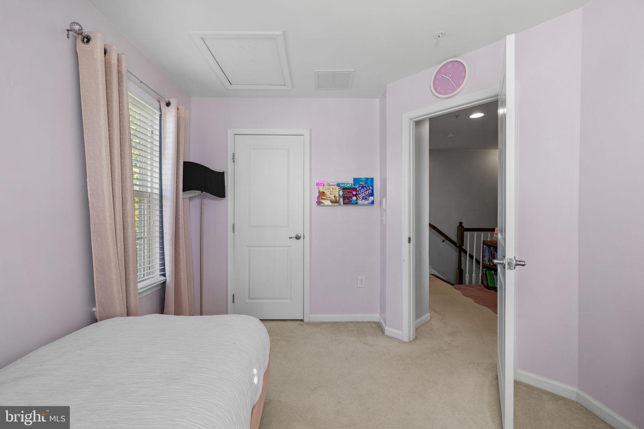 274 MacDonald Ave #22