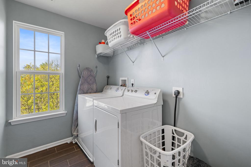 274 MacDonald Ave #22