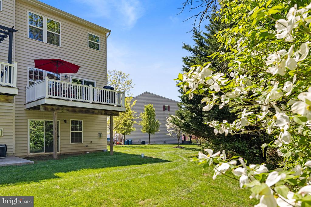 274 MacDonald Ave #22