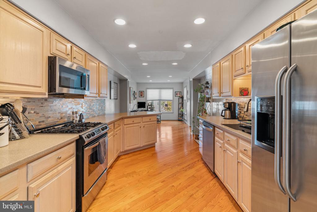 37 WHITE PINE CT