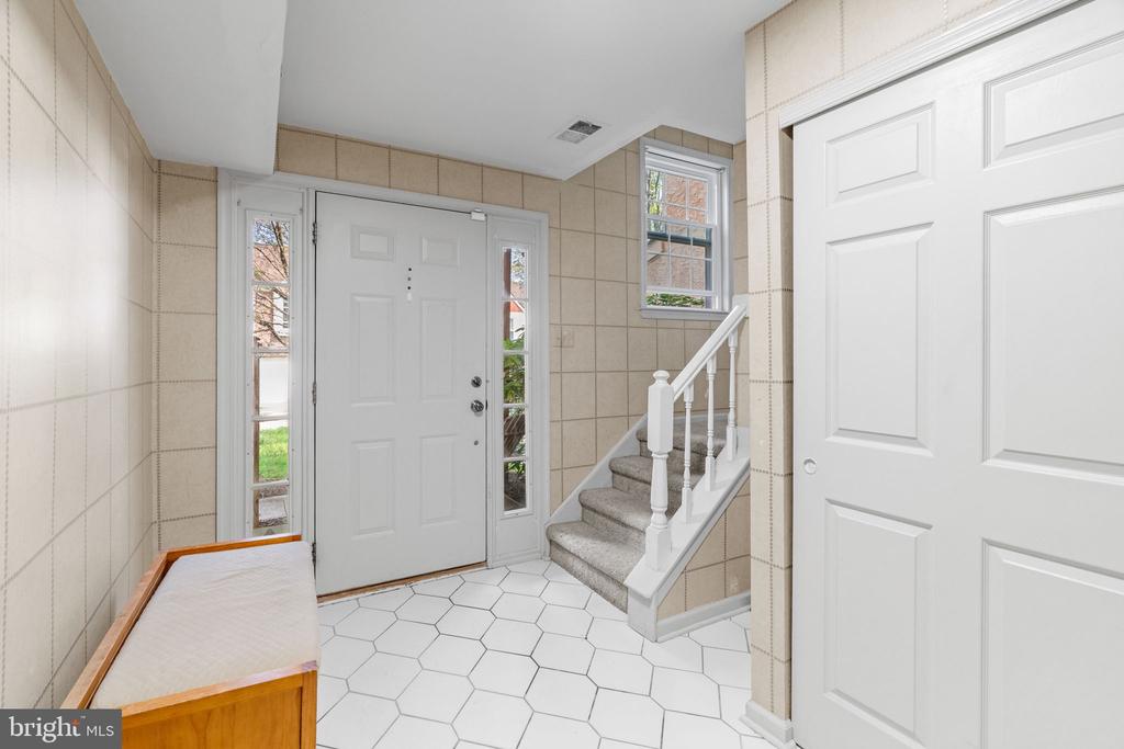 37 WHITE PINE CT
