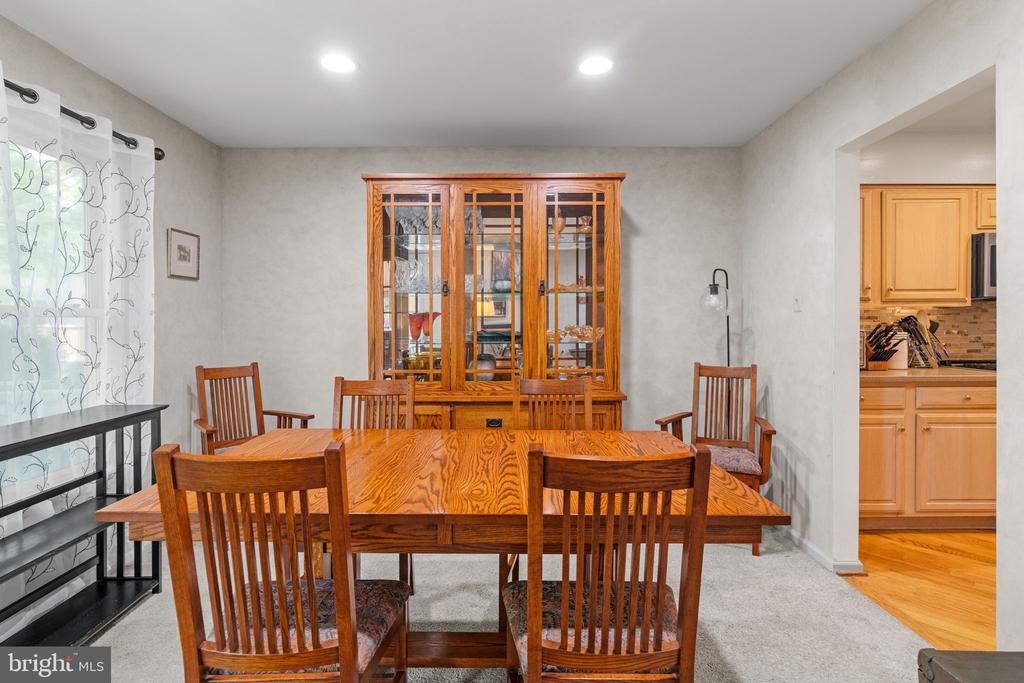 37 WHITE PINE CT