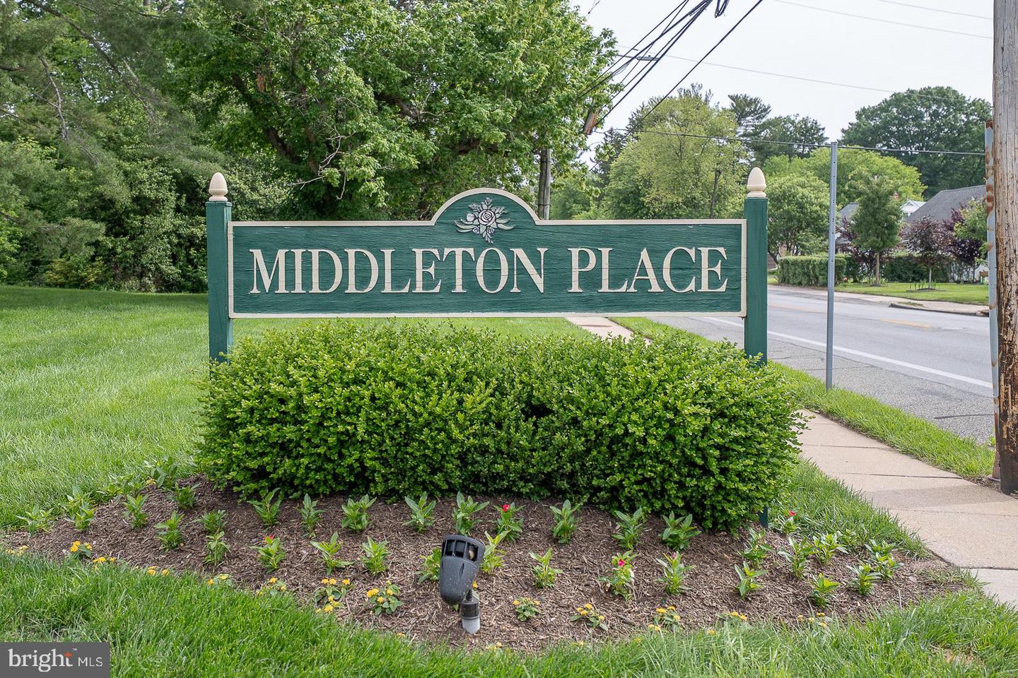 704 Middleton Pl