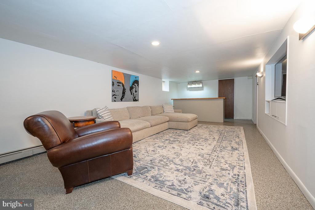 142 E 14TH AVENUE